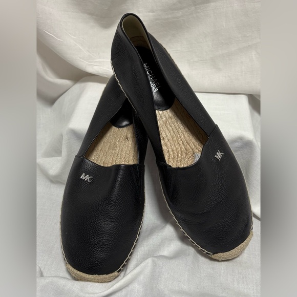 Michael Kors Black
Leather Espadrille
Slip-On Flats Size 9M - Picture 8 of 14